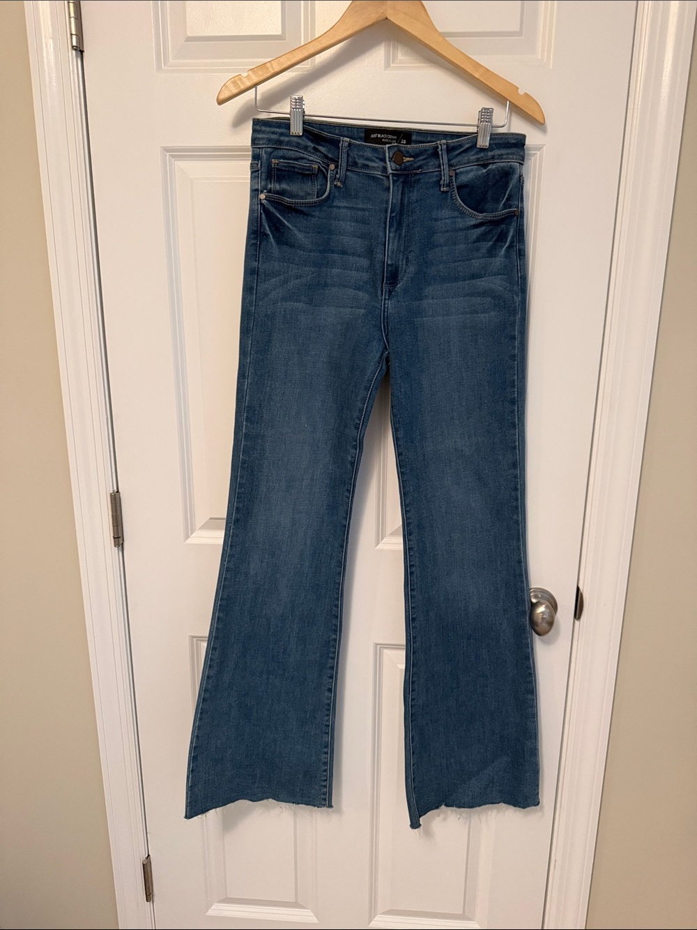 Just Black Women's Medium Blue Flare Jeans with Raw Hem - High-Rise - size 28
